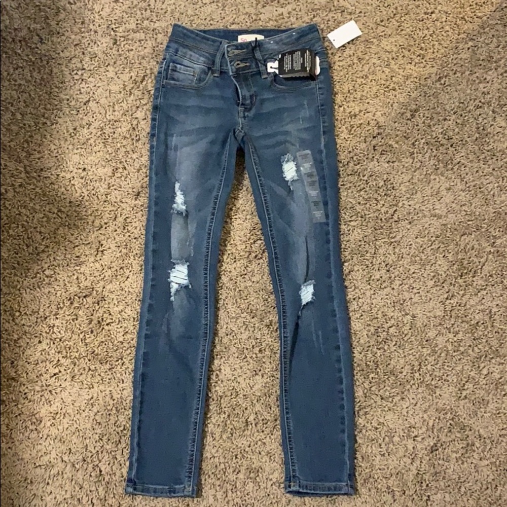 Girls skinny jeans. NWT